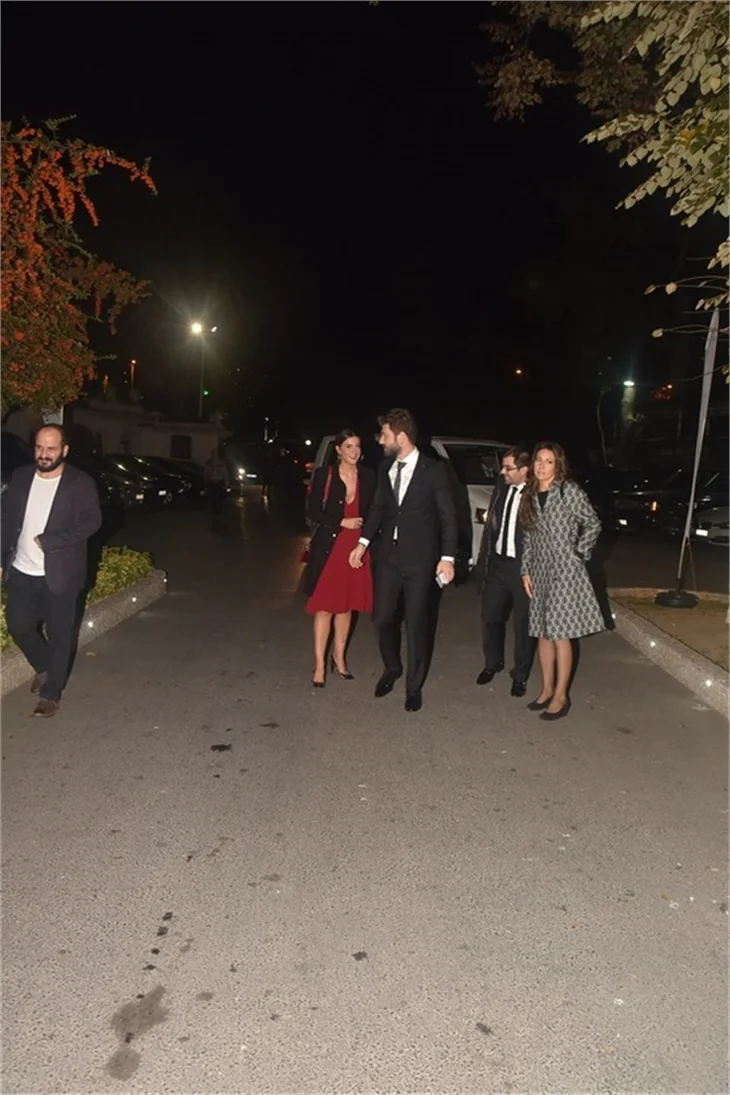 Bülent Emrah Parlak ve Burcu Gönder'in düğününde ünlüler geçidi