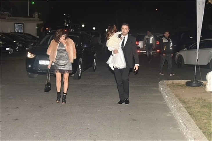 Bülent Emrah Parlak ve Burcu Gönder'in düğününde ünlüler geçidi