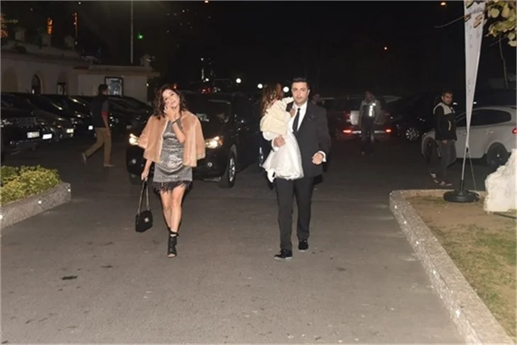 Bülent Emrah Parlak ve Burcu Gönder'in düğününde ünlüler geçidi