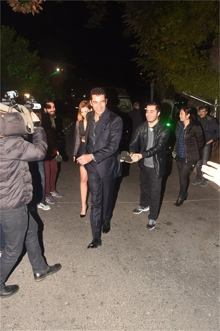 Bülent Emrah Parlak ve Burcu Gönder'in düğününde ünlüler geçidi