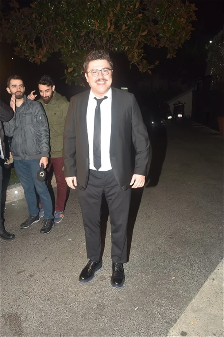 Bülent Emrah Parlak ve Burcu Gönder'in düğününde ünlüler geçidi
