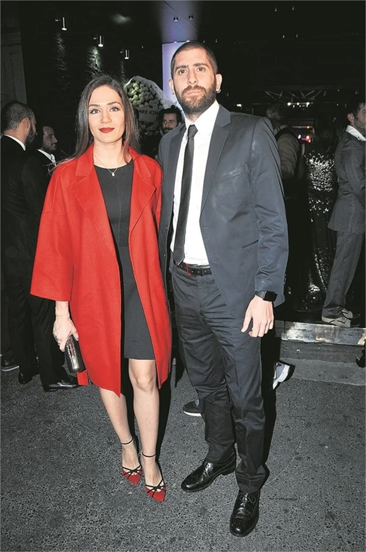 Bülent Emrah Parlak ve Burcu Gönder'in düğününde ünlüler geçidi