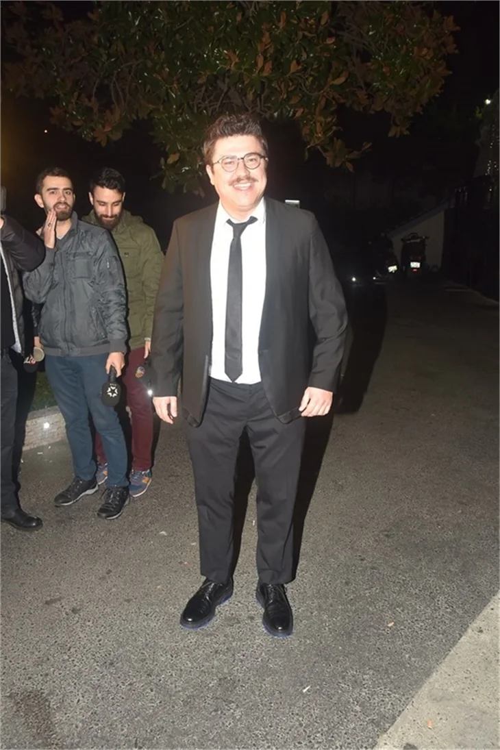 Bülent Emrah Parlak ve Burcu Gönder'in düğününde ünlüler geçidi