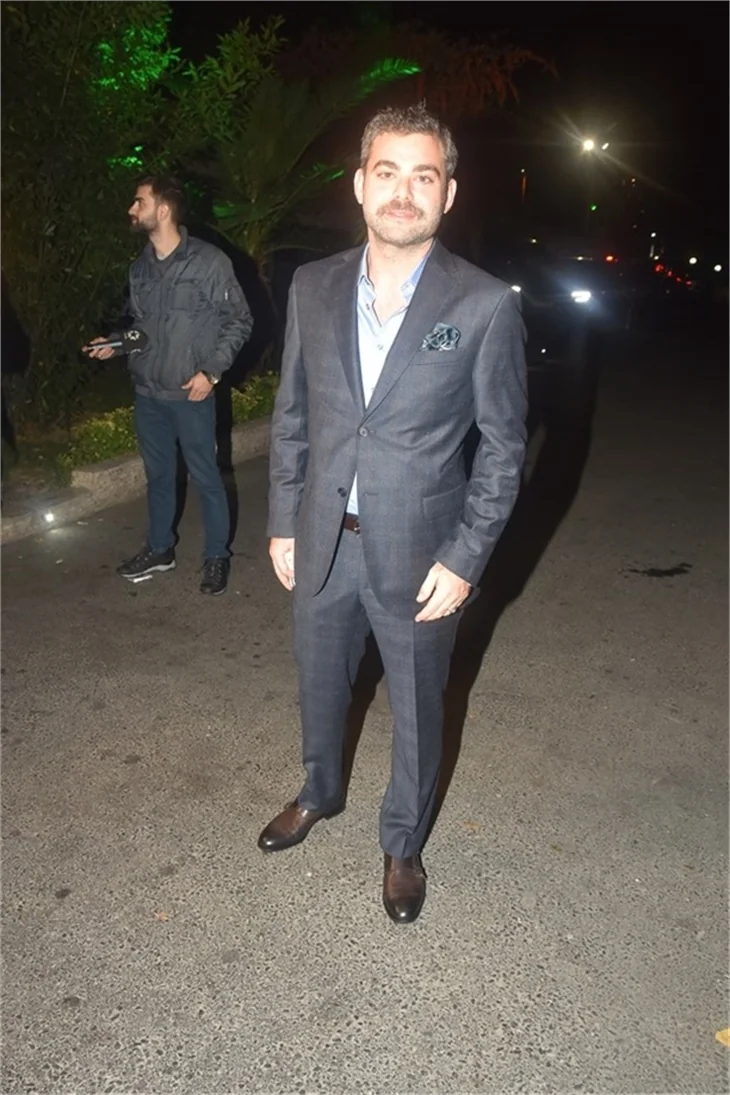 Bülent Emrah Parlak ve Burcu Gönder'in düğününde ünlüler geçidi