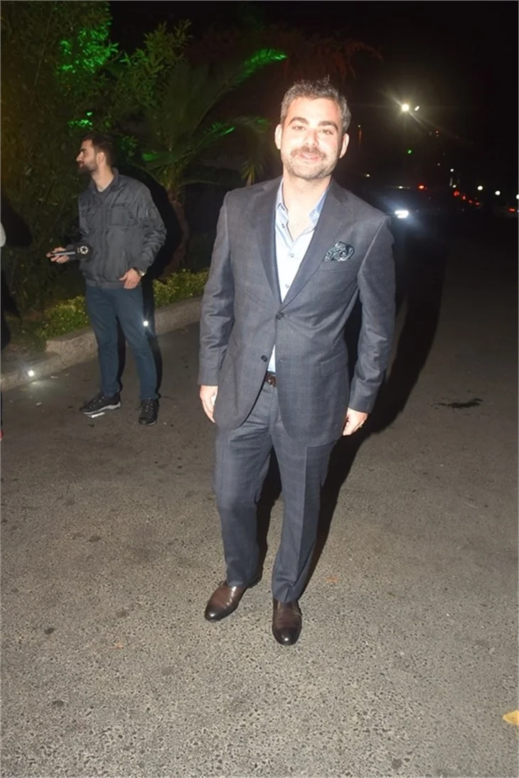 Bülent Emrah Parlak ve Burcu Gönder'in düğününde ünlüler geçidi
