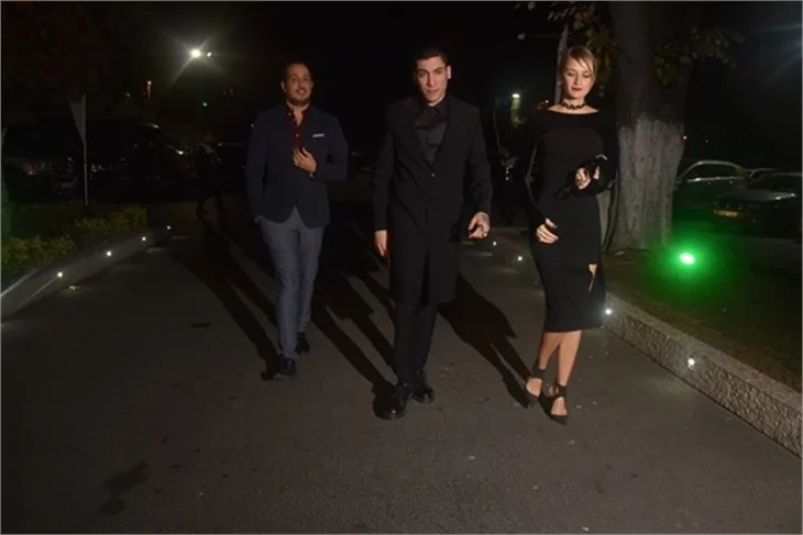 Bülent Emrah Parlak ve Burcu Gönder'in düğününde ünlüler geçidi