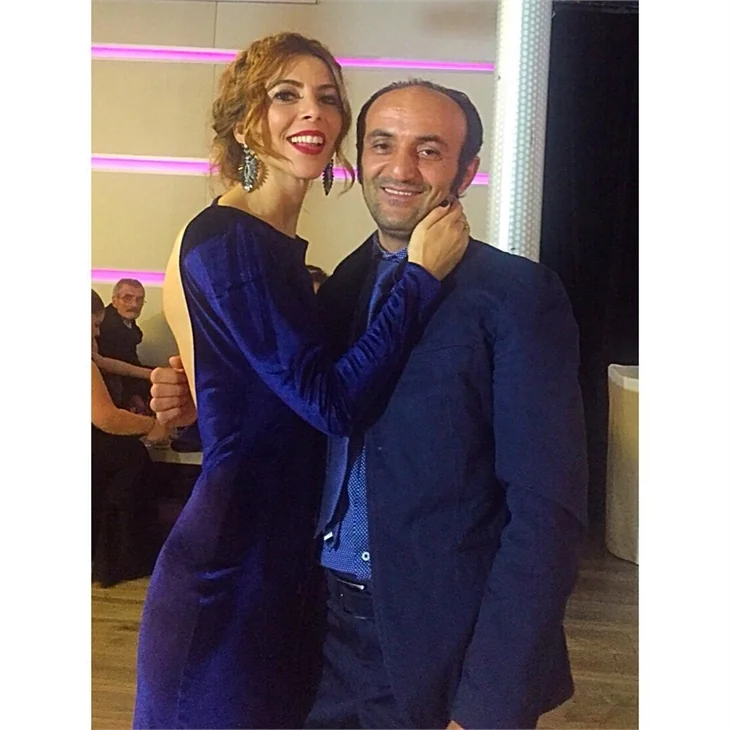 Bülent Emrah Parlak ve Burcu Gönder'in düğününde ünlüler geçidi