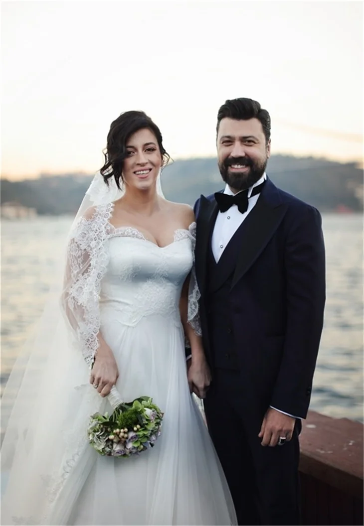 Bülent Emrah Parlak ve Burcu Gönder'in düğününde ünlüler geçidi