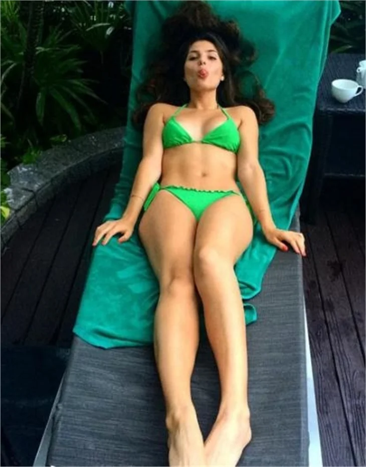 Stina Sanders instagram pozlarıyla olay oldu!