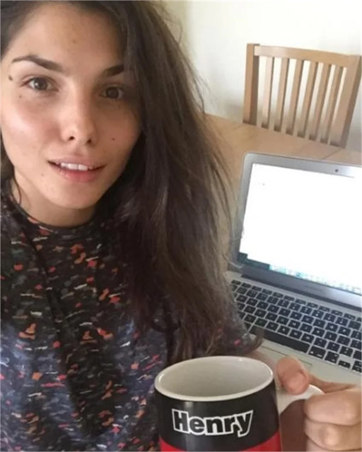 Stina Sanders instagram pozlarıyla olay oldu!