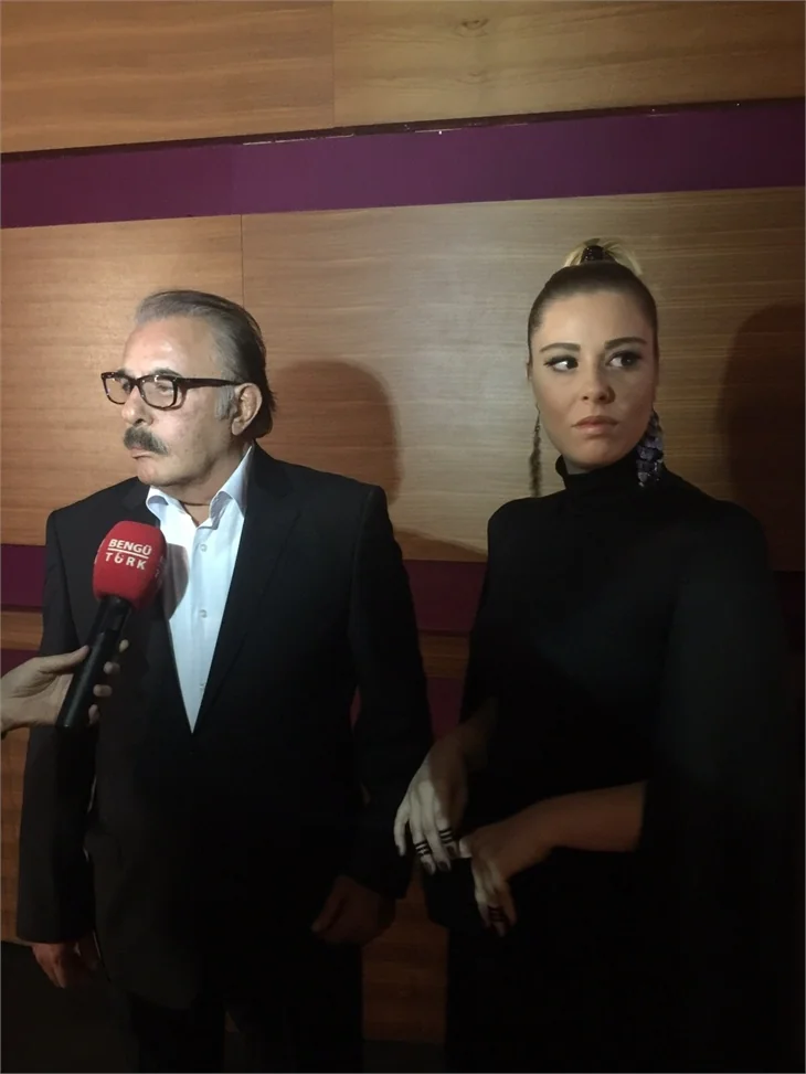Türkan Şoray imzalı "Uzaklarda Arama" filminin galasında ünlüler geçidi