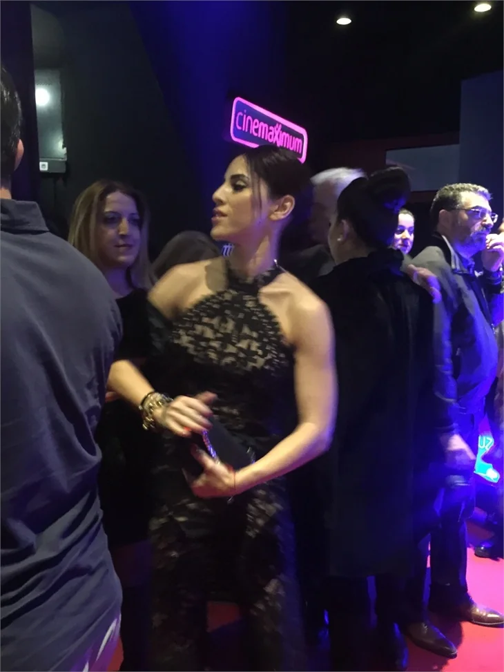 Türkan Şoray imzalı "Uzaklarda Arama" filminin galasında ünlüler geçidi