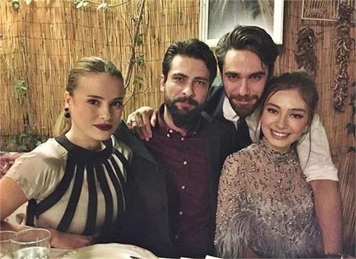Kadir Doğulu ile Neslihan Atagül nişanlandı