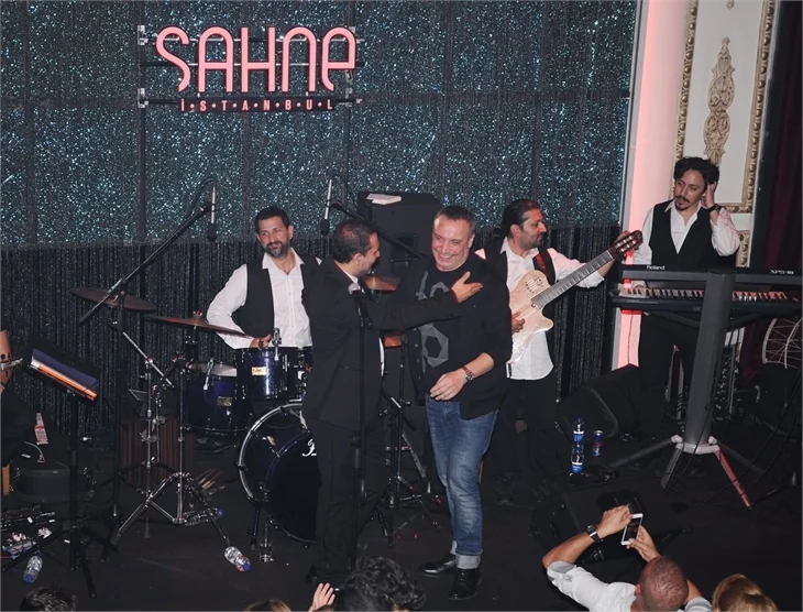Rafet El Roman ilk kez Sahne'de