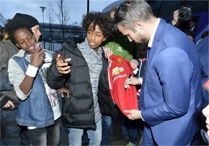 Van Persie Arsenallileri şok etti