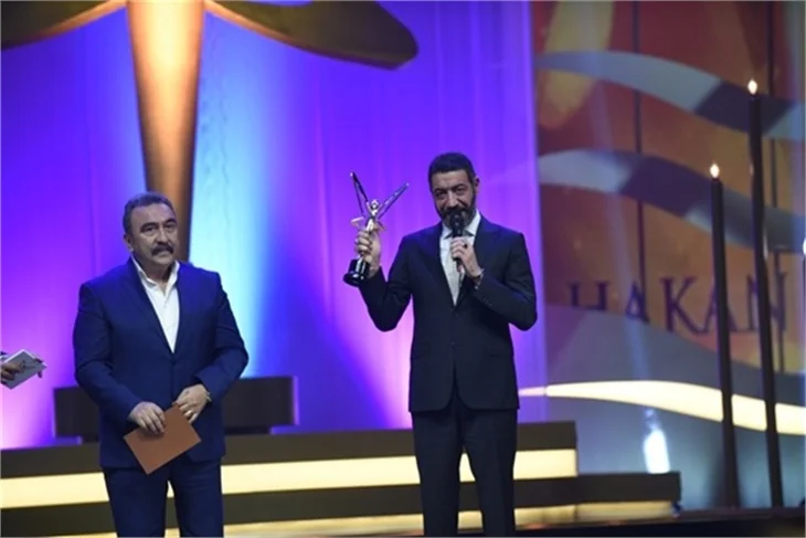 Ünlü isimlerin şıklık yarışı!