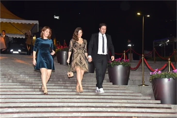Ünlü isimlerin şıklık yarışı!
