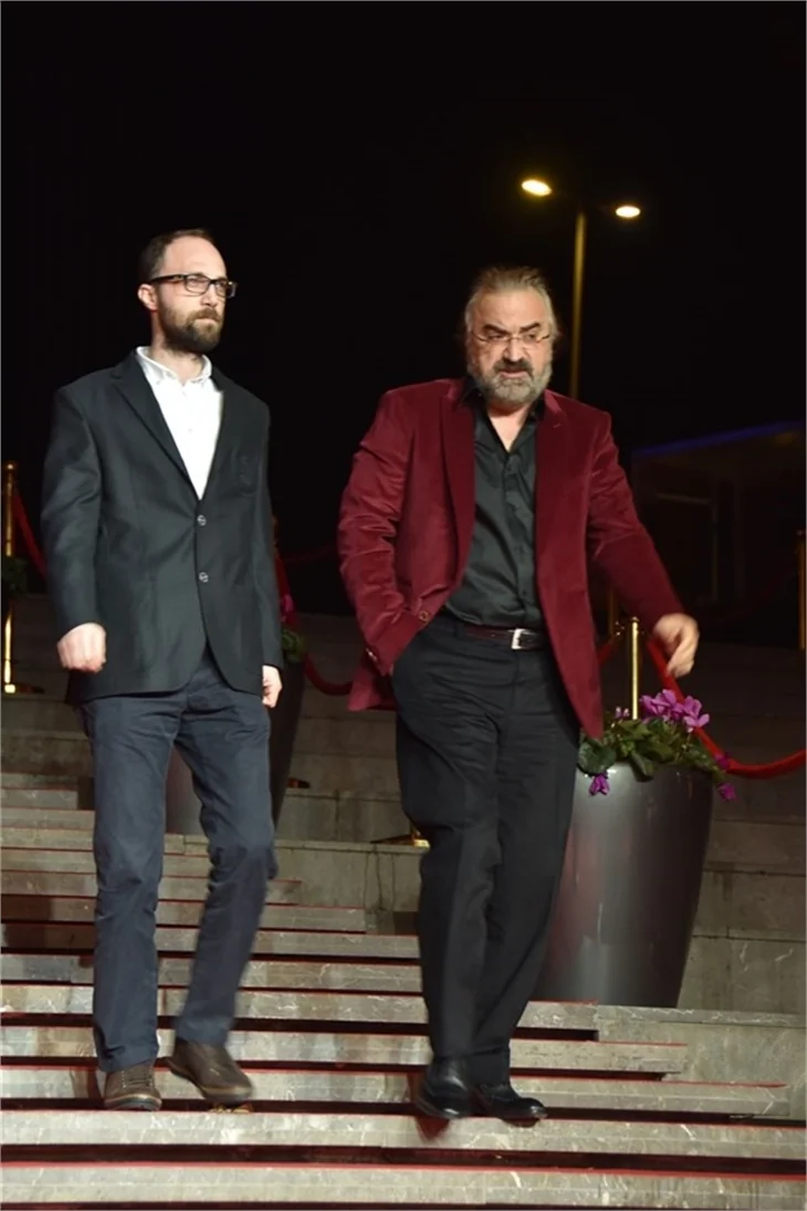 Ünlü isimlerin şıklık yarışı!