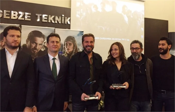 Diriliş Ertuğrul ödülleri topladı!