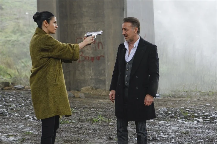 Paramparça'da Cihan küllerinden doğuyor
