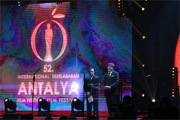 Antalya Film Festivali'nde kırmızı halı şıklığı