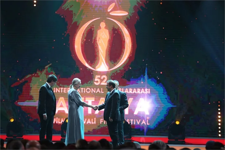 Antalya Film Festivali'nde kırmızı halı şıklığı