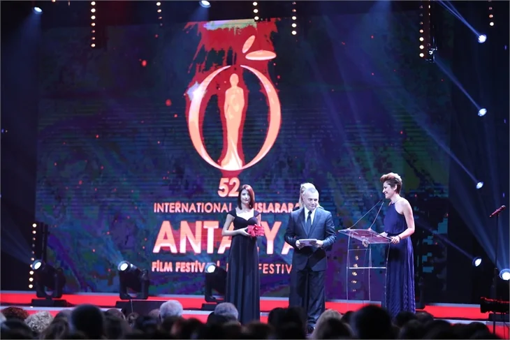 Antalya Film Festivali'nde kırmızı halı şıklığı