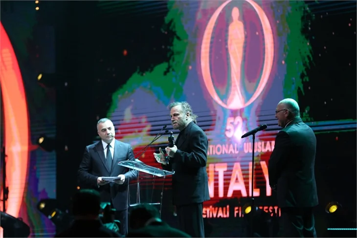 Antalya Film Festivali'nde kırmızı halı şıklığı