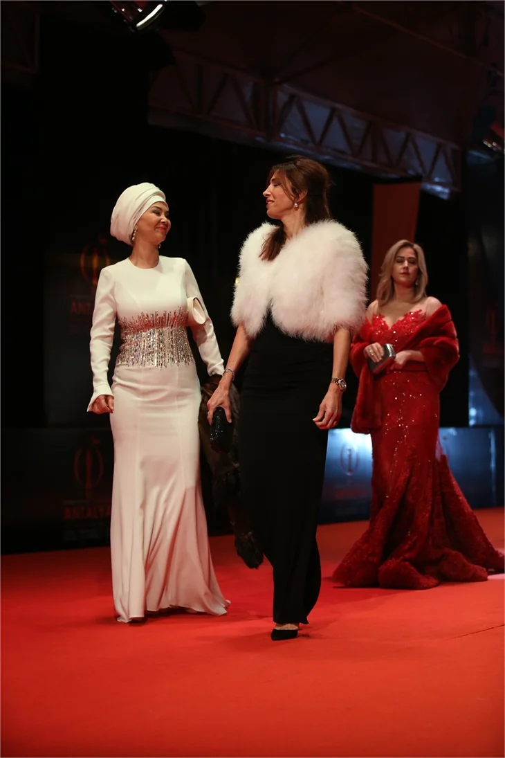Antalya Film Festivali'nde kırmızı halı şıklığı
