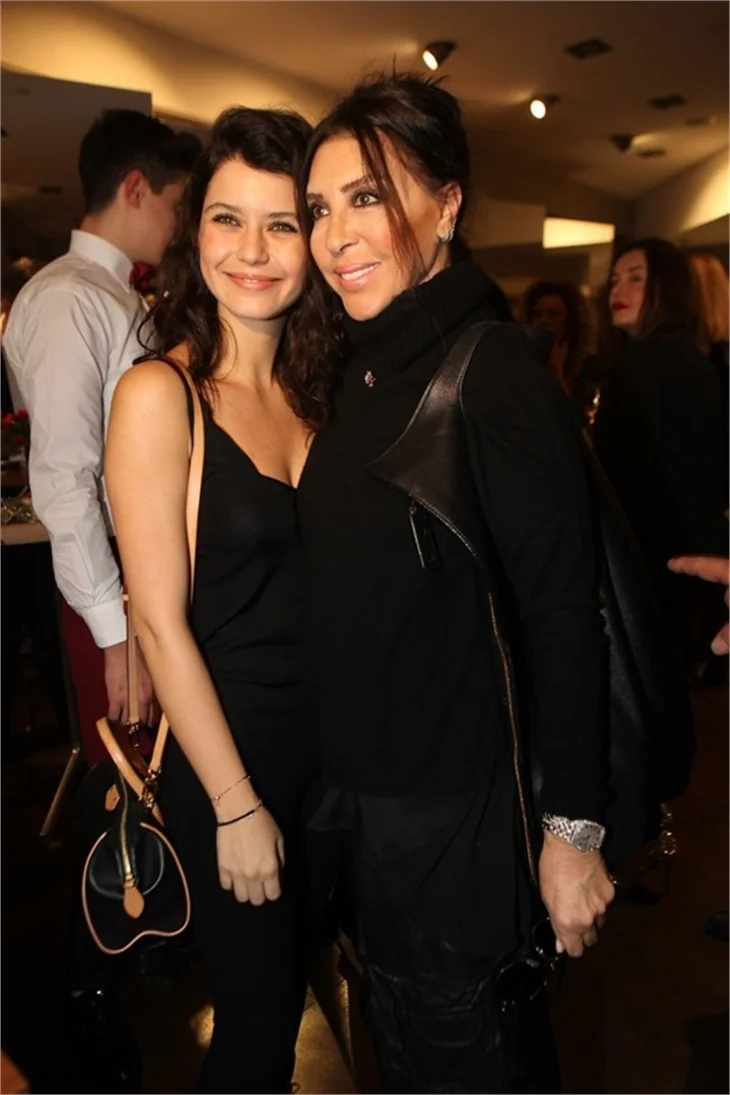 Nebahat Çehre, Beren Saat'e şans diledi!