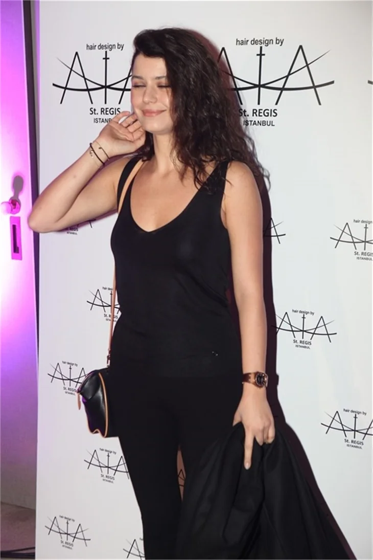 Nebahat Çehre, Beren Saat'e şans diledi!