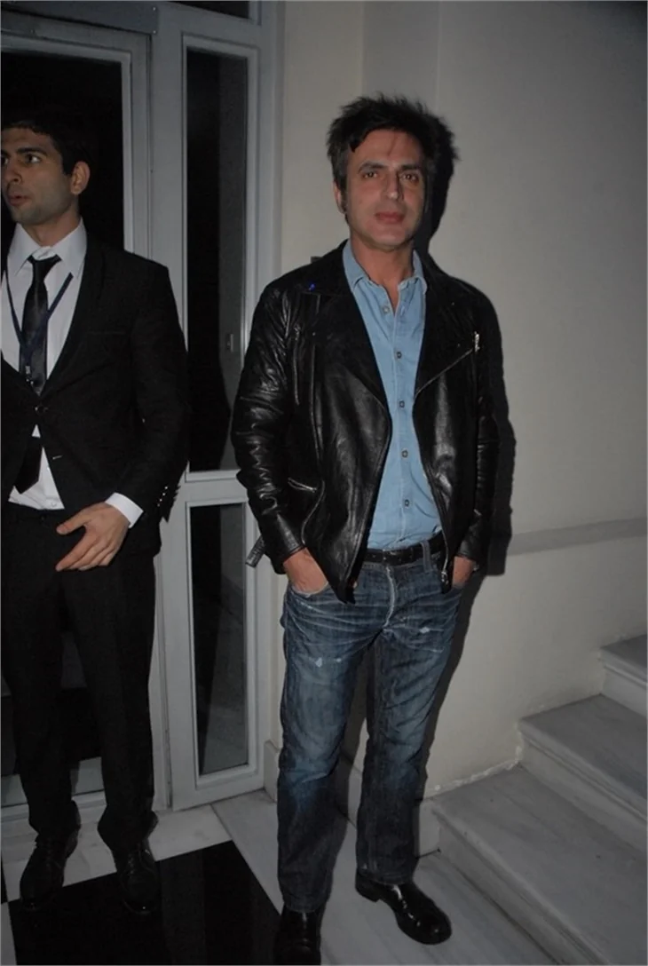 Ünlüler şıklık yarışına girdi