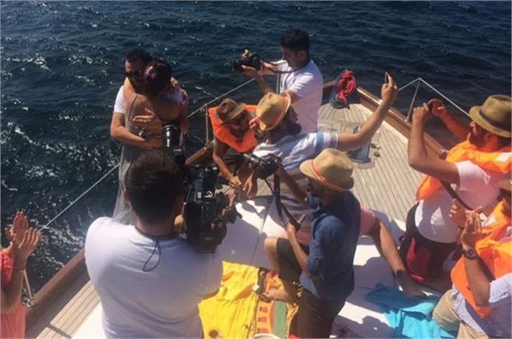 Fırat Parlak'tan Burcu Kara'yı şaşkına çeviren evlilik teklifi!
