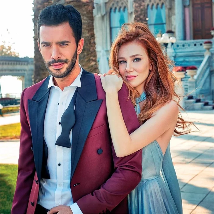 Yılın çiftinden sıcak pozlar!