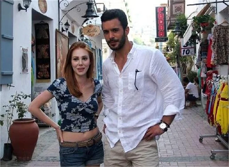 Yılın çiftinden sıcak pozlar!
