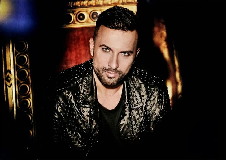 Flaş! Megastar Tarkan evleniyor!