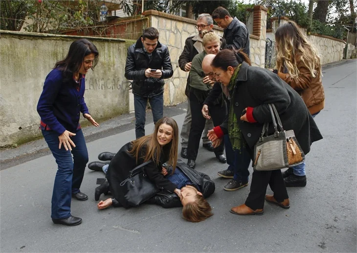 Paramparça'da Dilara, Harun'dan hamile!