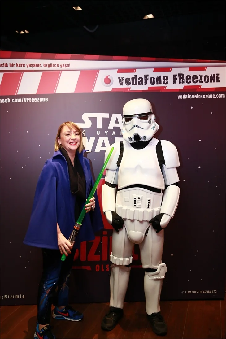 “Star Wars”un özel gösterimine ünlü akını!
