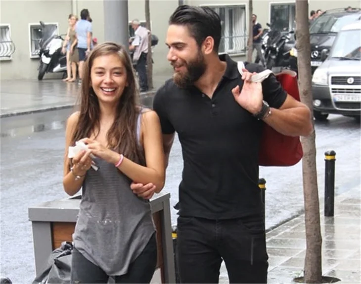 Neslihan Atagül'e dijital operasyon