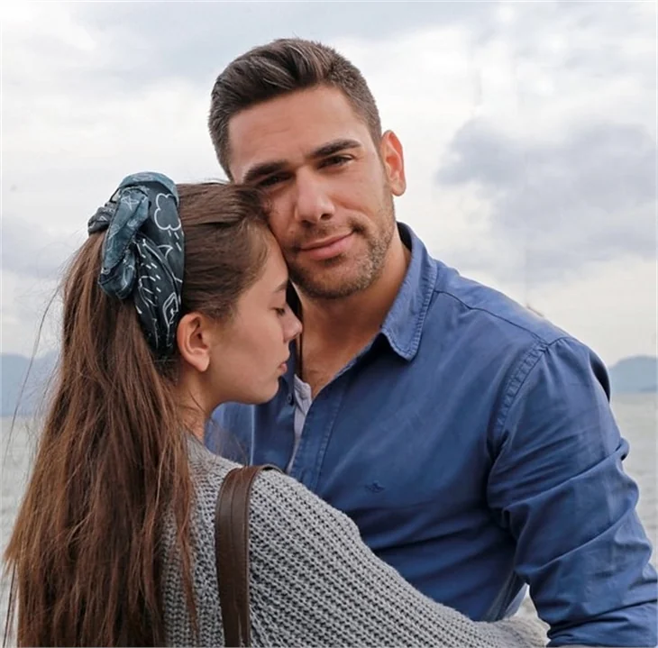 Neslihan Atagül'e dijital operasyon
