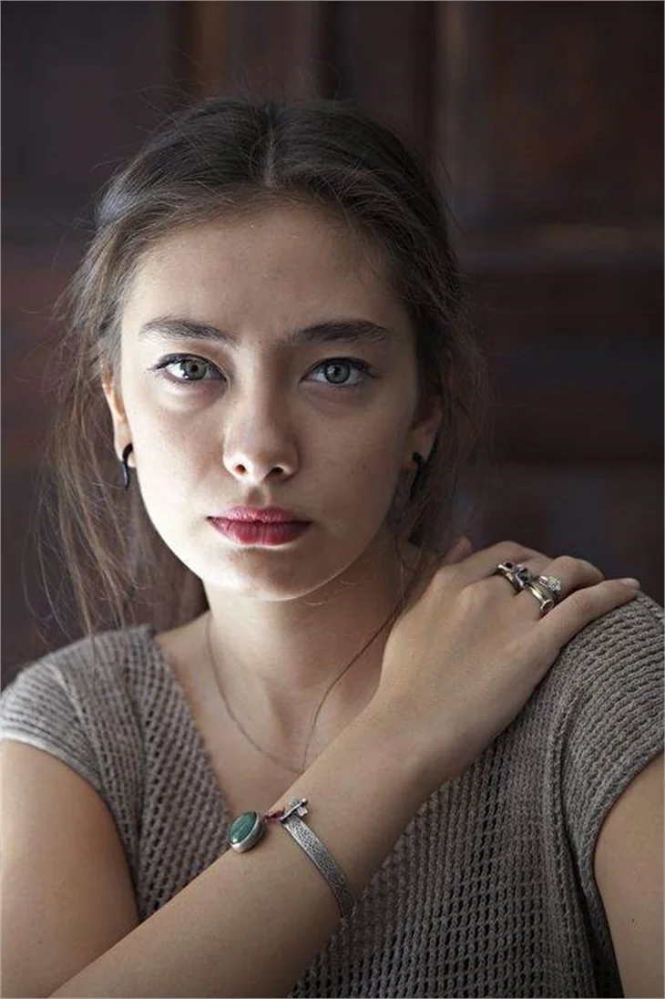 Neslihan Atagül'e dijital operasyon