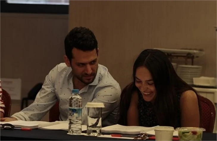 Ezgi Mola'nın gelinlik provası!