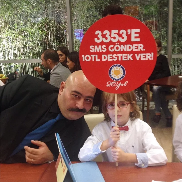 Ünlüler çocuklar için bir araya geldi!