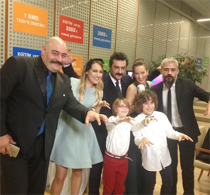 Ünlüler çocuklar için bir araya geldi!