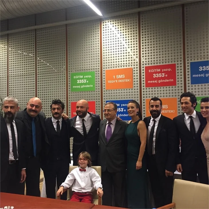 Ünlüler çocuklar için bir araya geldi!