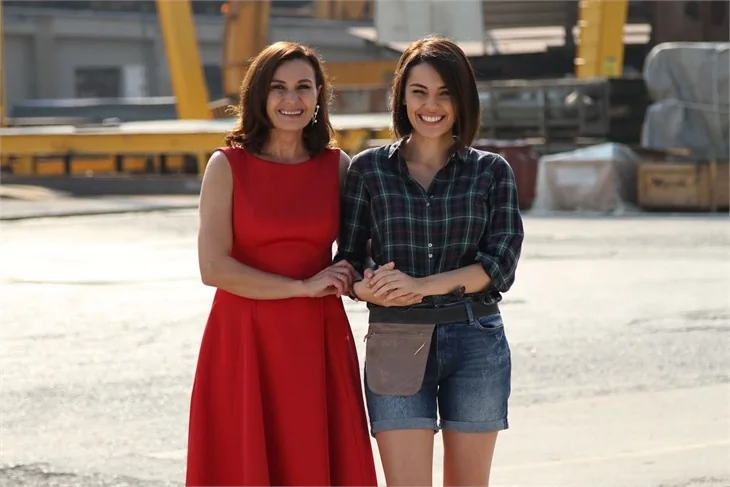 Gerçek anne-kız sandılar!