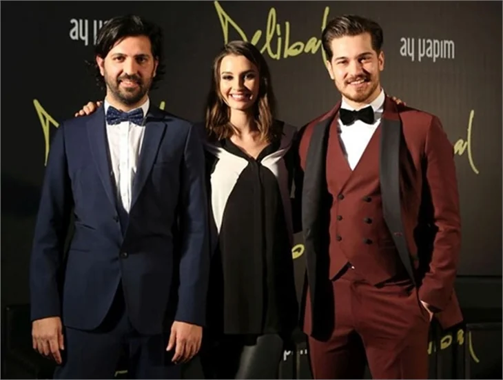 Çağatay Ulusoy: Öpüşme ve sevişme sahneleri...
