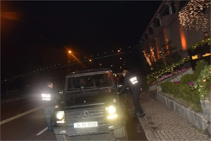 Çağatay Ulusoy: Öpüşme ve sevişme sahneleri...