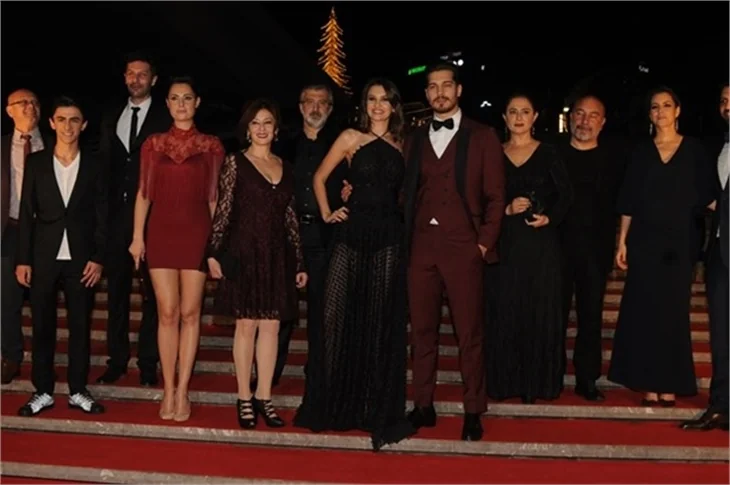 Çağatay Ulusoy: Öpüşme ve sevişme sahneleri...