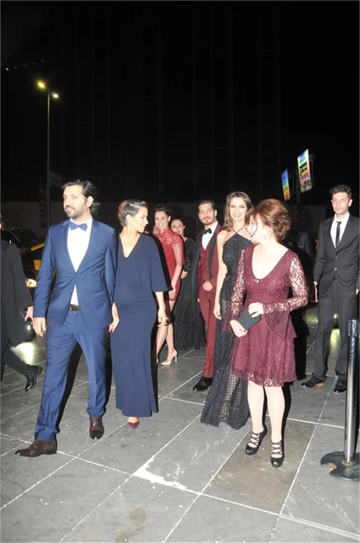 Çağatay Ulusoy: Öpüşme ve sevişme sahneleri...